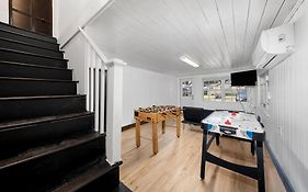 Spacious 4-Br Home, 7 Miles To Tiaa Bank Field